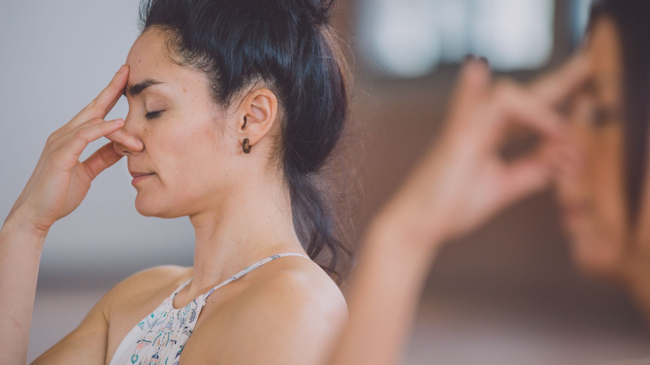 5 yoga breathing exercises for beginners easy traditional yoga breathing techniques (photo of people breathing)