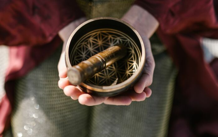 how to use a singing bowl for meditation