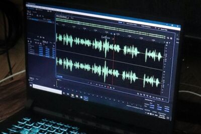 soundwaves on laptop computer